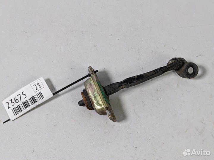 Ограничитель двери задний левый Hyundai Getz G4EA