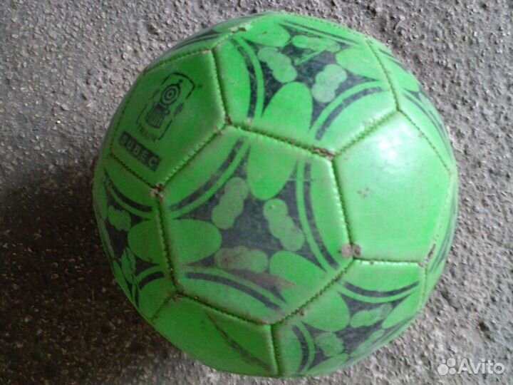 Футбольный мяч
