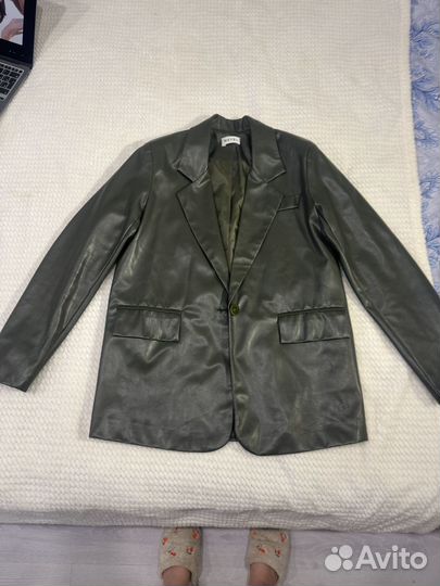 Пиджак из эко кожи