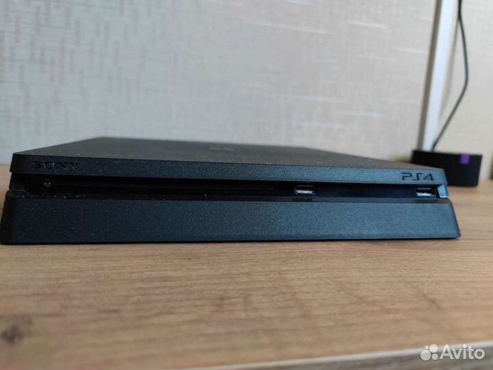 Sony playstation 4 PS4 slim 1tb
