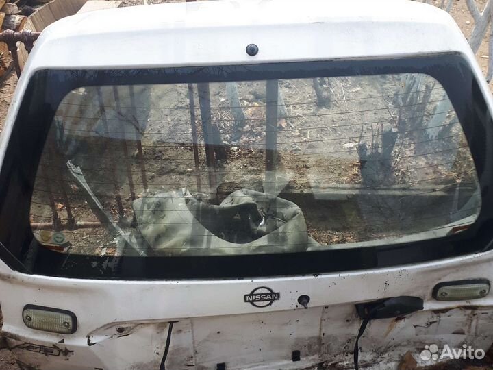 Дверь багажника nissan AD