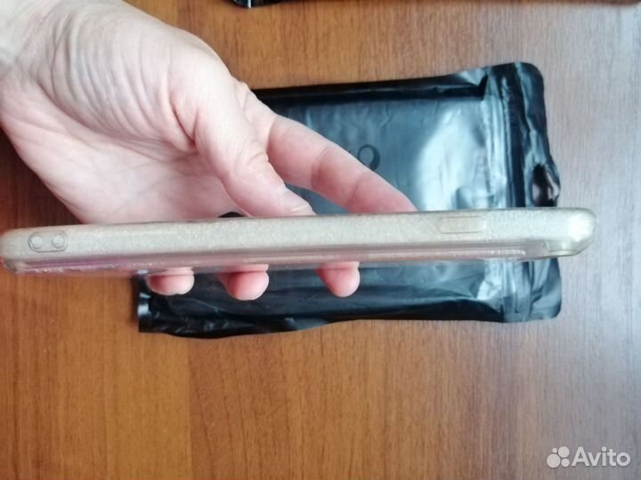 Чехлы на телефон