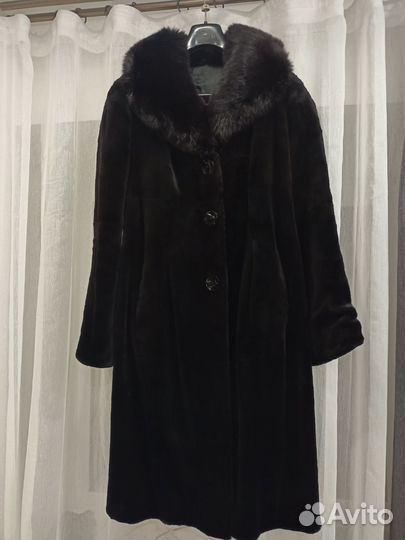 Шуба из стриженого бобра с воротником из песца