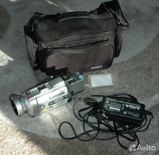 Видеокамера Sony DCR-TRV40E