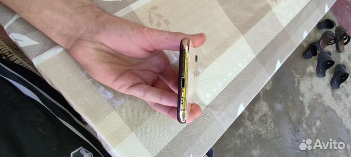 iPhone xs 64 gb gold