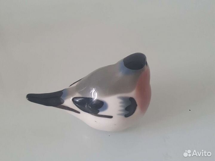 Статуэтка снегирь птичка