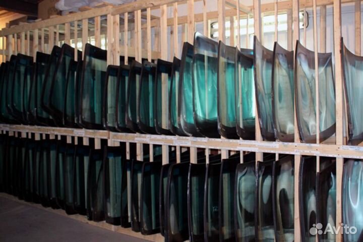 Стекло лобовое на Renault (van,trucks)