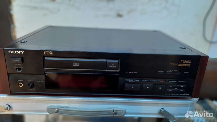 Sony x559es