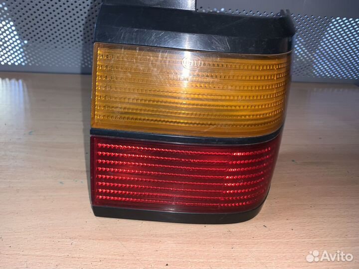 Фонарь задний наружный правый SED VW passat B3 88