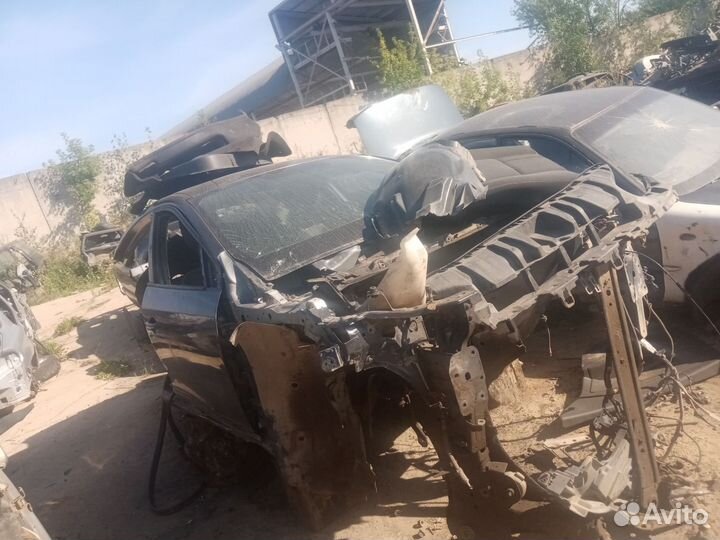 Кронштейн задней балки левый Renault Fluence