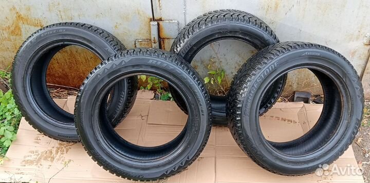 Bridgestone Blizzak Spike-01 205/55 R16 91T