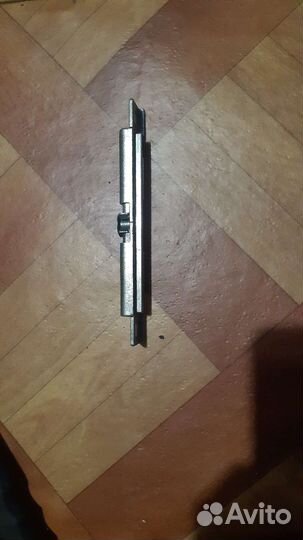 Защелка дверная