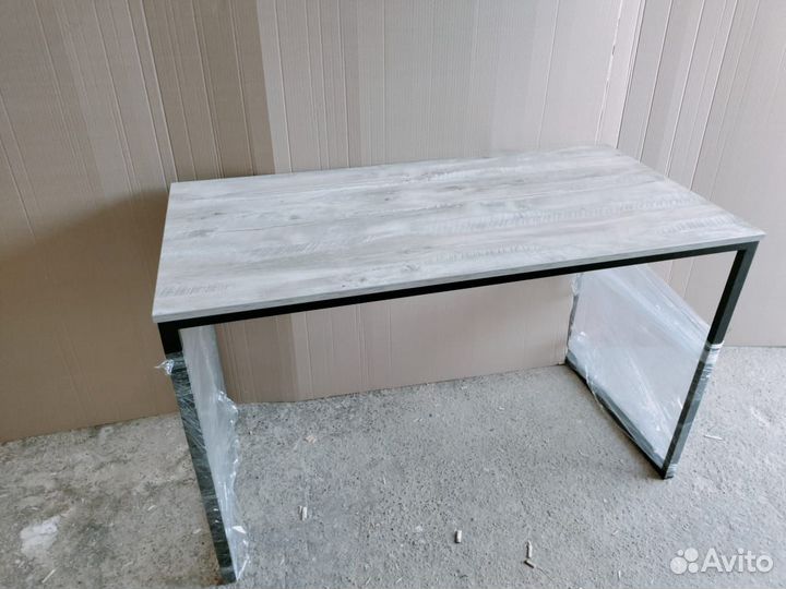 Компьютерный стол loft