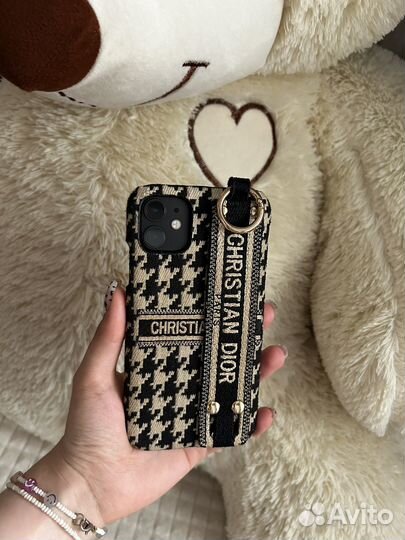 Чехол на iPhone 11