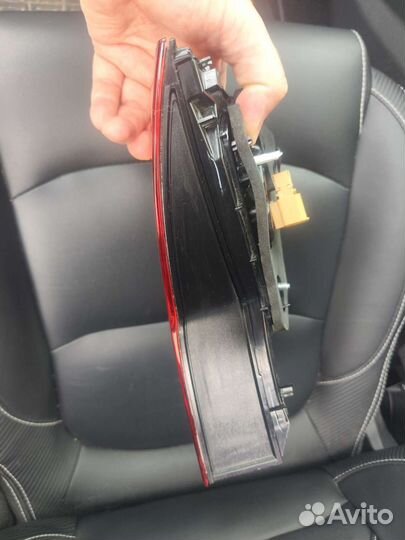 Фонарь задний на Volkswagen Jetta 7