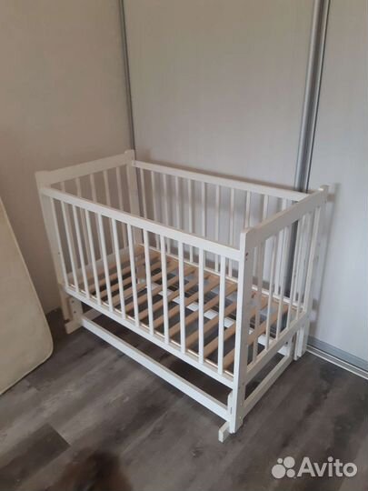 Детская кровать с матрасом