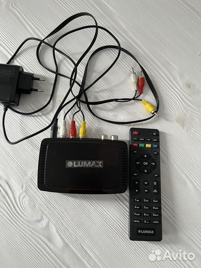 Приставка для цифрового тв Lumax DV2107HD