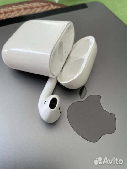 Airpods 2 наушник левый с кейсом оригинал