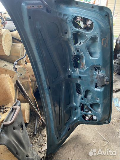 Крышка багажника mazda 323