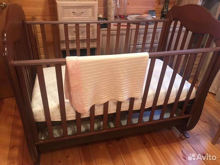 Детская кроватка