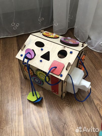 Бизиборды развивающие игрушки