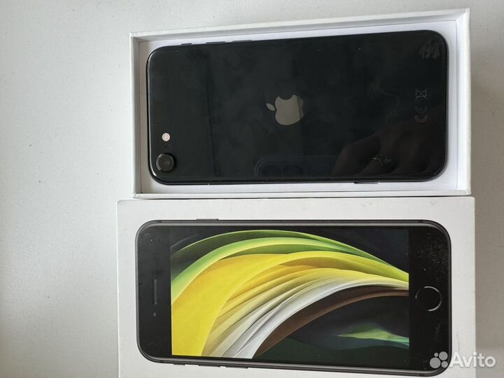 iPhone SE (2020), 64 ГБ