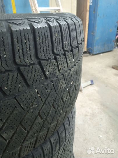 Continental ContiVikingContact 6 275/45 R20