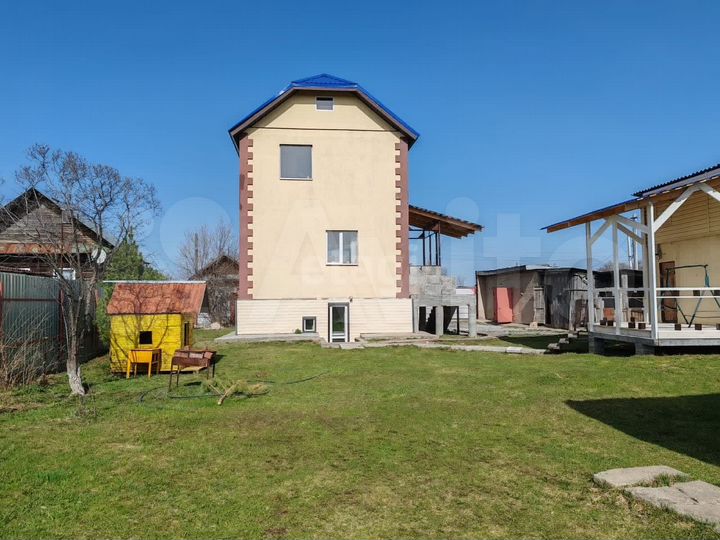 Дом 136 м² на участке 17,4 сот.