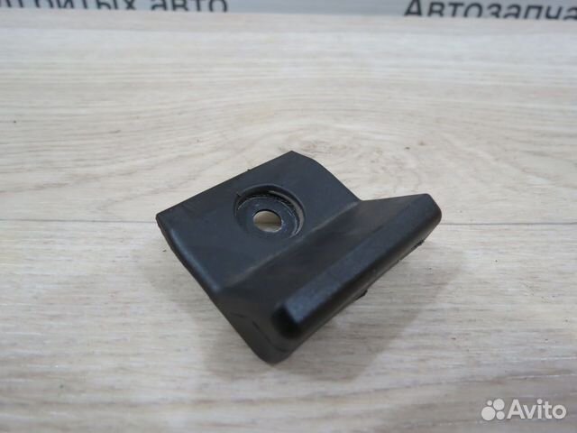 Фиксатор клин Volkswagen Polo