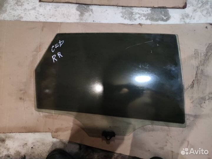 Заднее правое стекло Kia Ceed ED