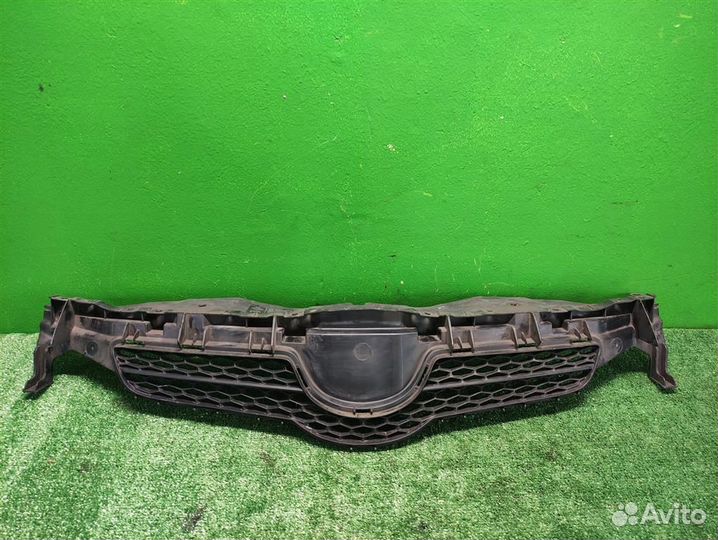 Решетка радиатора Toyota Auris E150 2009