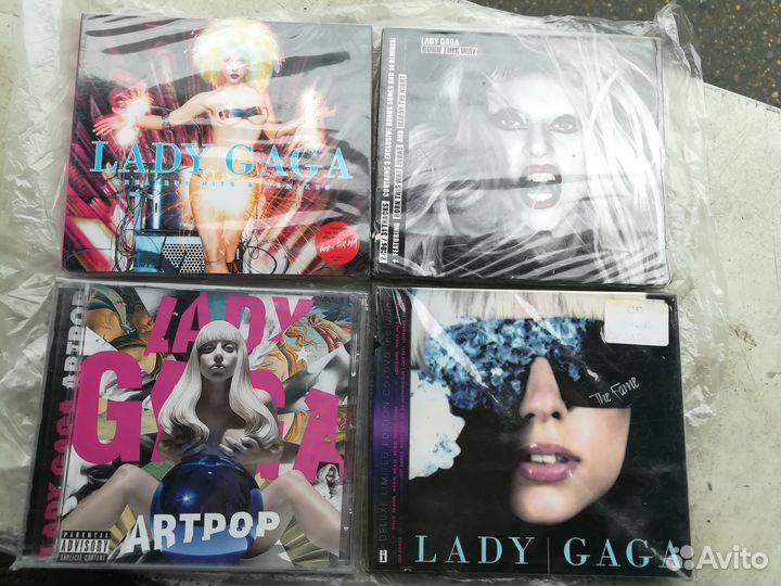 Диски DVD и CD в ассортименте