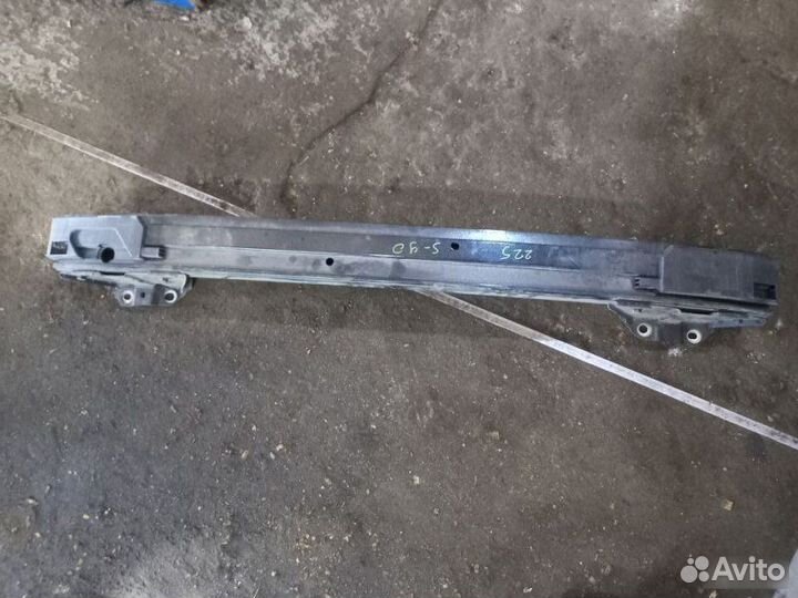 Усилитель бампера Volvo S90