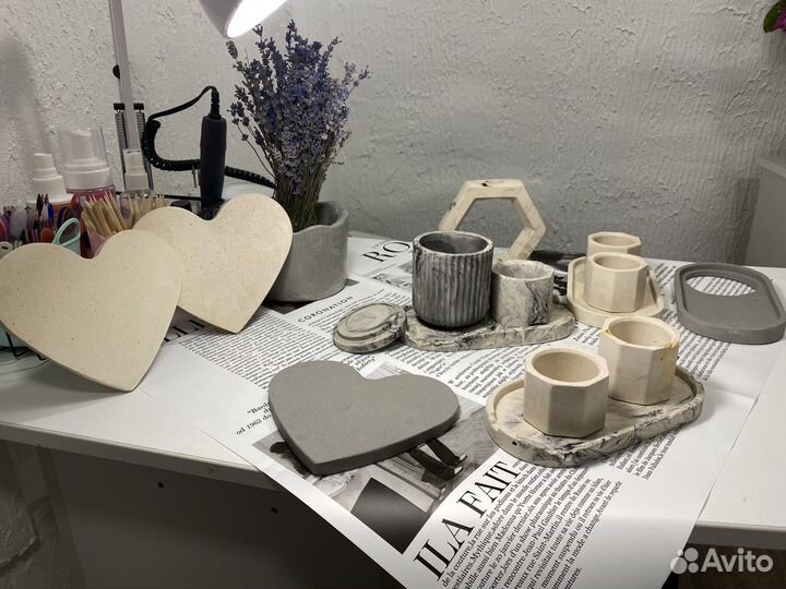 Подсвечники,свечи, подносы из гипса