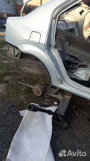 Крыло задние правое на Рено логан