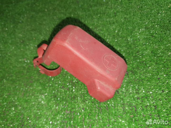 Крышка клеммы акб Toyota Noah 2012