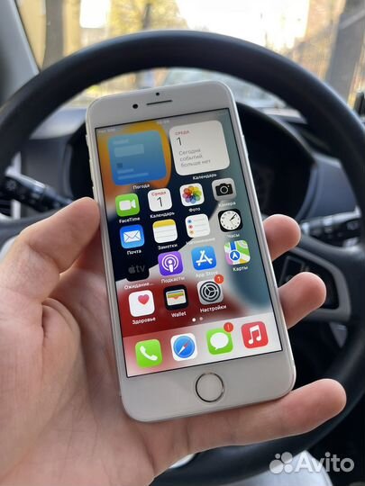 iPhone 8, 64 ГБ