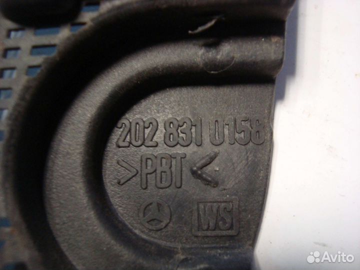 Водосток лобового стекла (жабо) W202 A2028310158