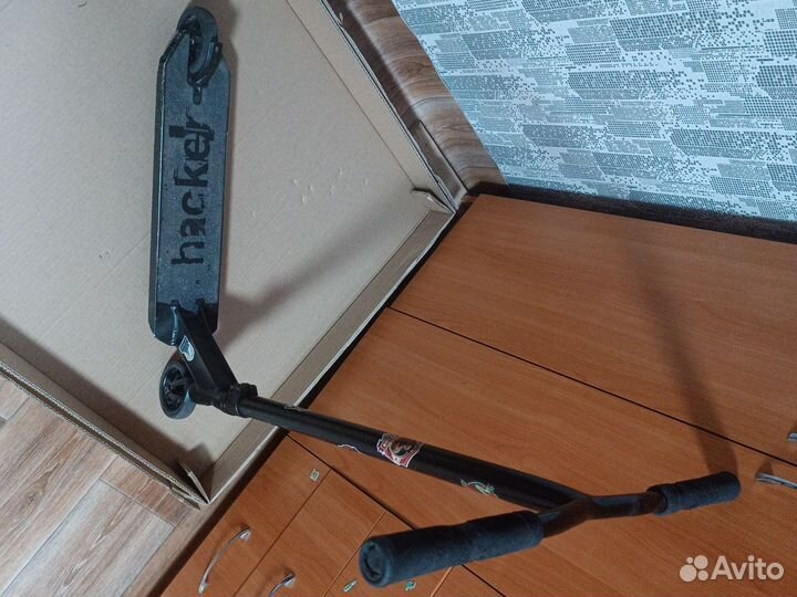 Трюковой самокат парковый