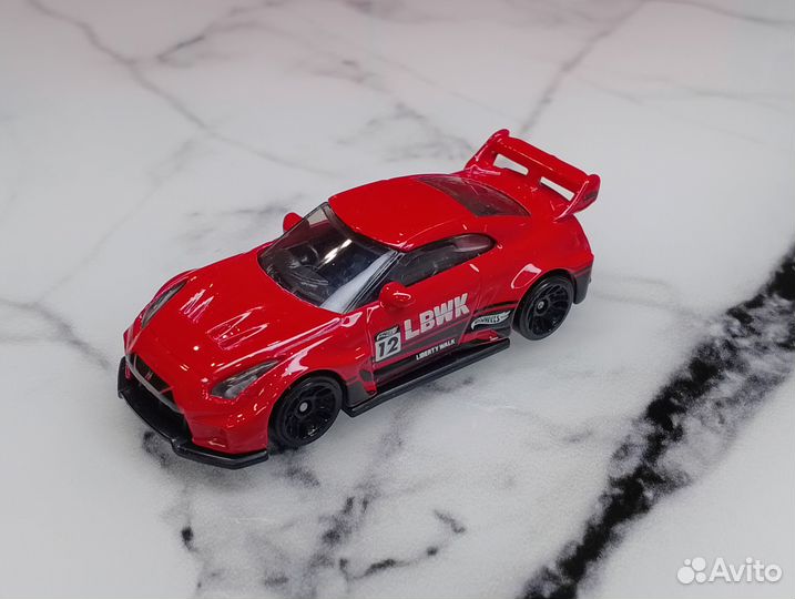HotWheels. Nissan GTR
