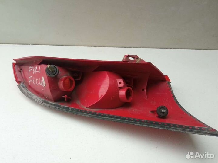 Фонарь задний левый Ford Focus 1