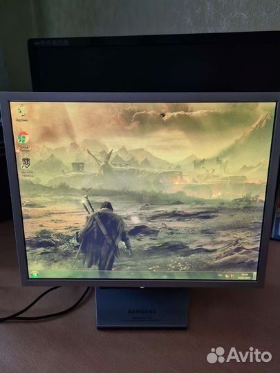 Монитор Samsung SyncMaster 152x