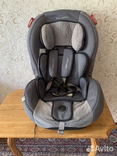 Автомобильное кресло