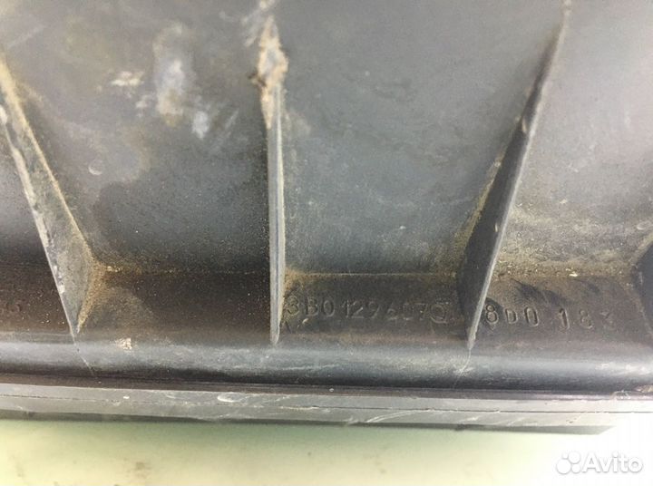 Корпус воздушного фильтра Volkswagen Passat B5 1.9