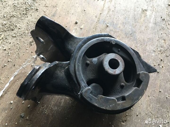 Подушка двигателя gyew-402048 на Mazda Atenza Spor