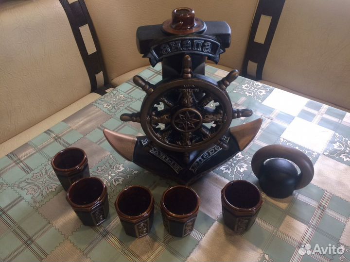 Графин глиняный с рюмками