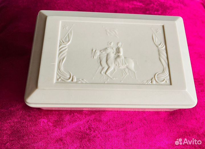 Шкатулка из карболита « Буденновцы»