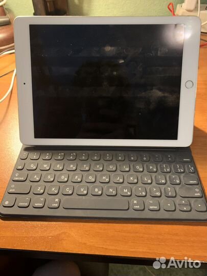 Клавиатура для iPad 9.7