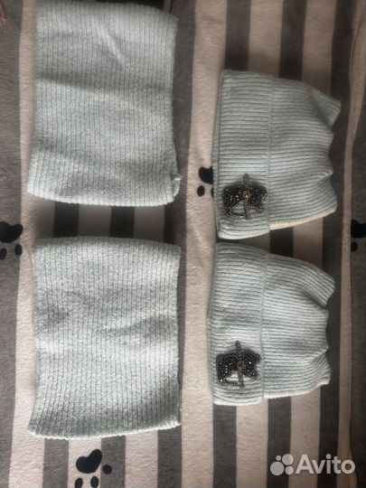 Шапки для девочек двойняшек