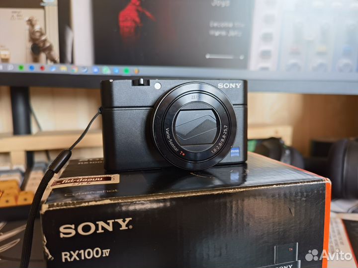 Фотоаппарат Sony DSC RX100 IV